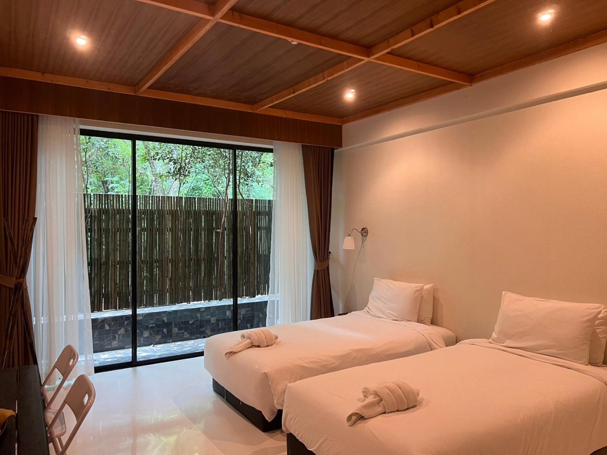 Hotel Inlaya Ratchaburi Exterior foto